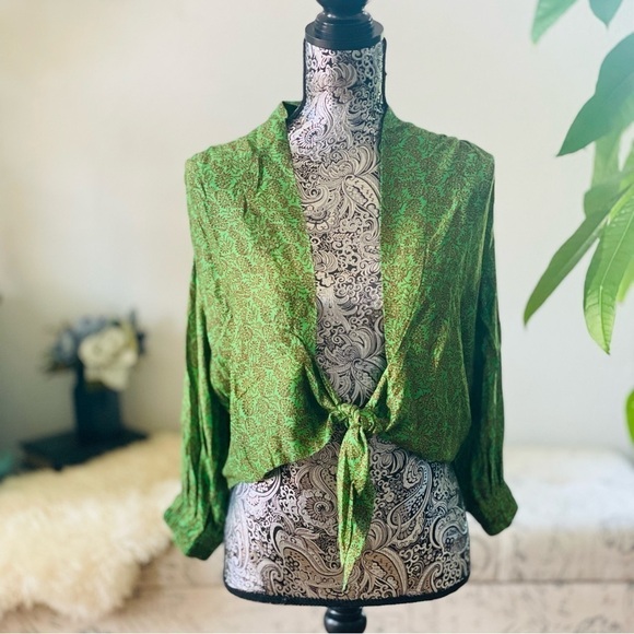 NWT ViX By Paula Hermany Namaste Mel Tie Crop Blouse in Green Multi, Size Large - Picture 3 of 10